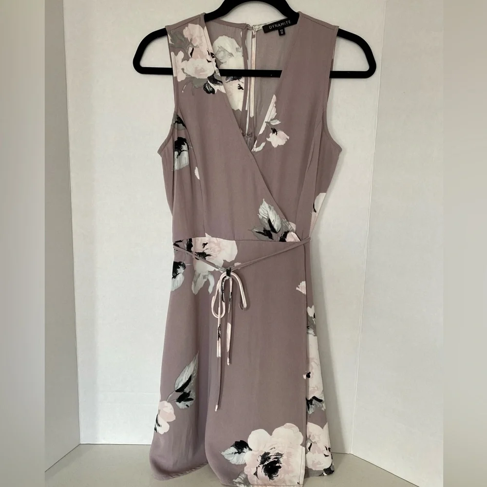 NWOT Dynamite cute mini dress size S - Picture 4 of 11